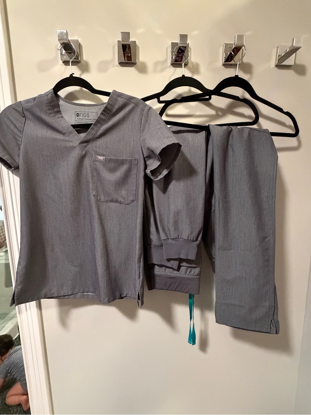 FIGS 3 piece set graphite grey catarina zamora and kade pants
